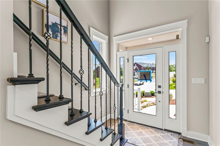 Property Photo: 112 Anderson Station PA 15367