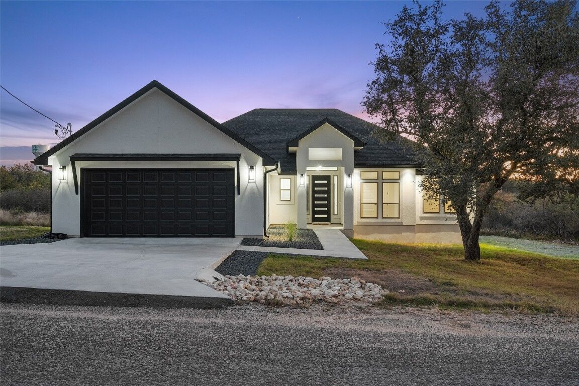 Property Photo: 137 Granitecastle Drive TX 78654