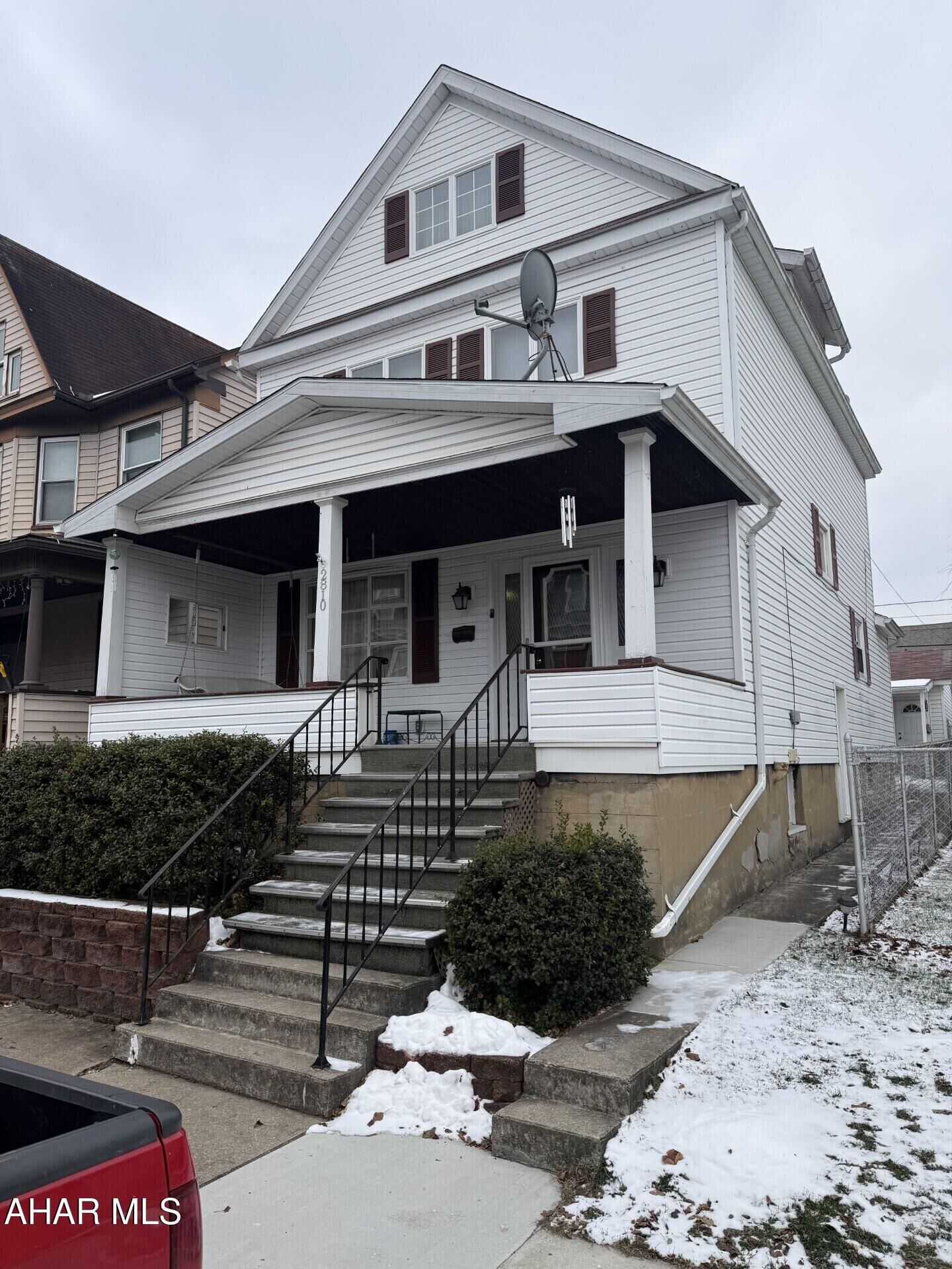 Property Photo: 2810 Oak Avenue PA 16601