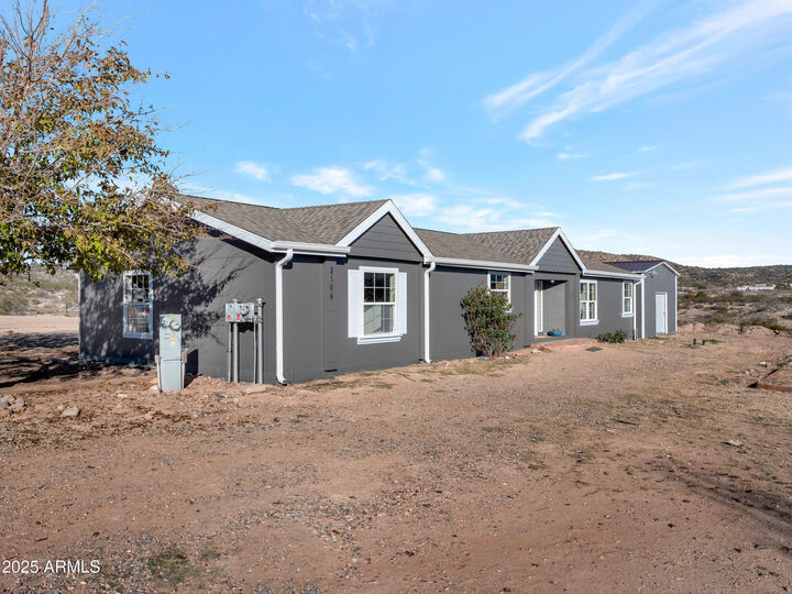 Property Photo: 2164 E Liberty Trail AZ 86335