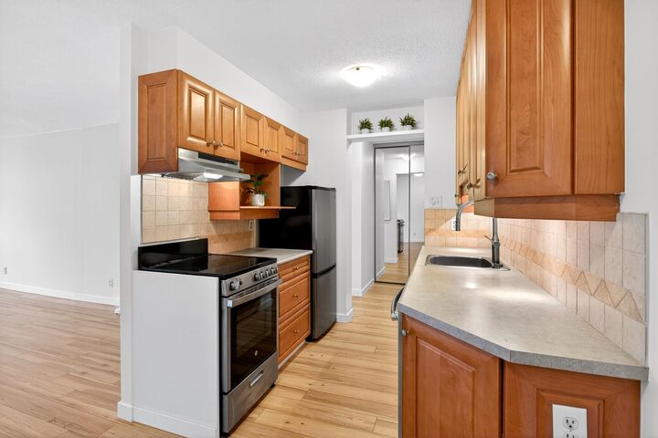 Property Photo:  2016 Fullerton Avenue 1306  BC V7N 3E9 