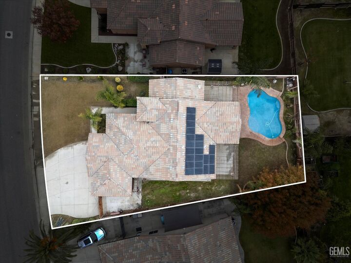 Property Photo:  9415 Meadow Falls Drive  CA 93311 