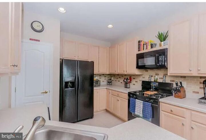 Property Photo: 1007 Buckingham Dr NJ 08086