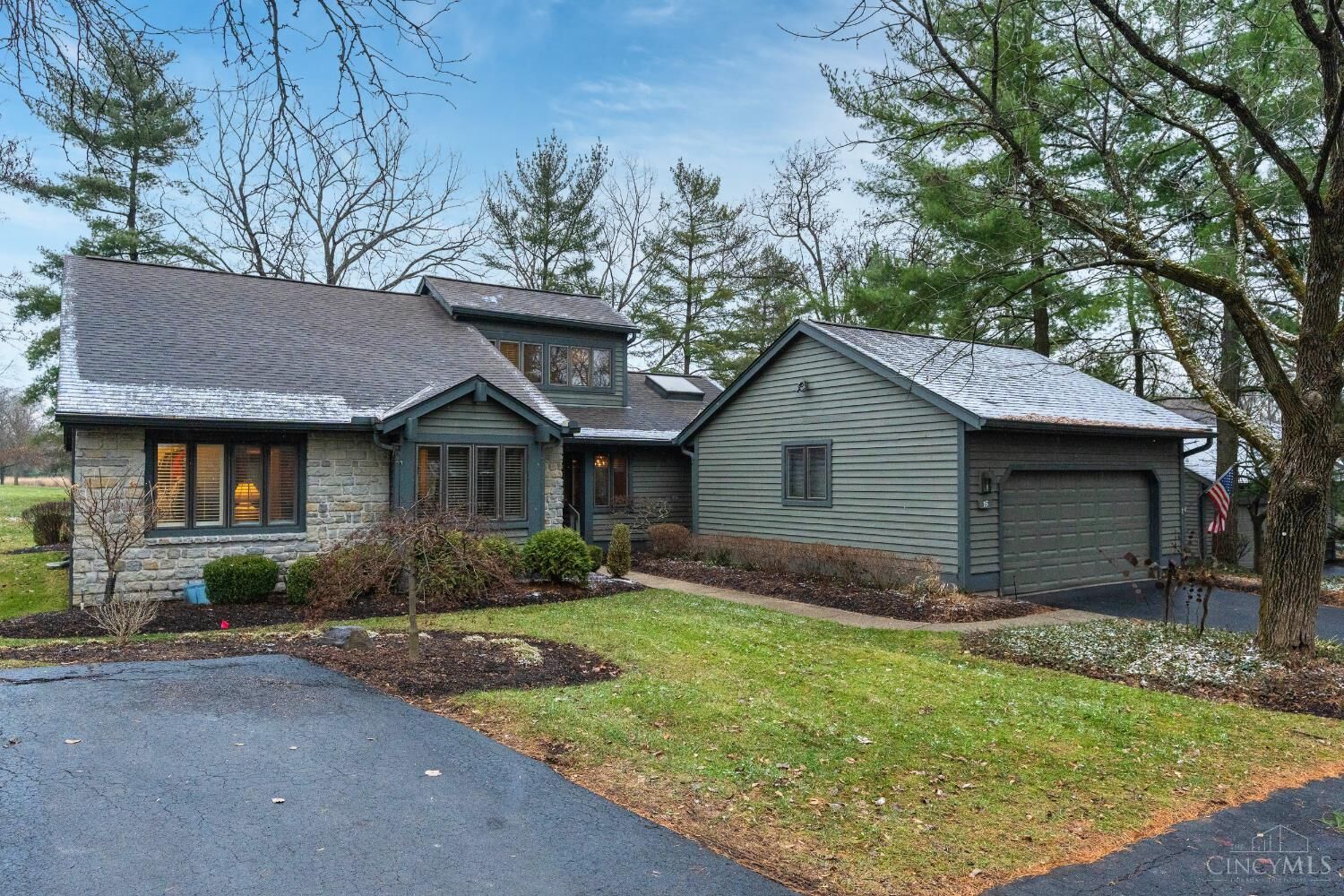 Property Photo: 16 Woodcreek Drive OH 45241