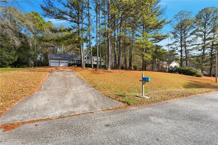 Property Photo: 3755 Creekwood Drive GA 30052