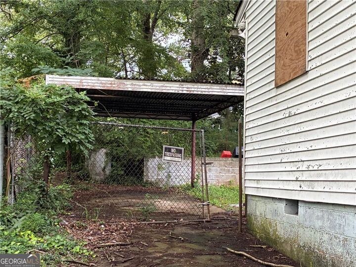 Property Photo: 449 Hamilton E Holmes Drive NW GA 30318