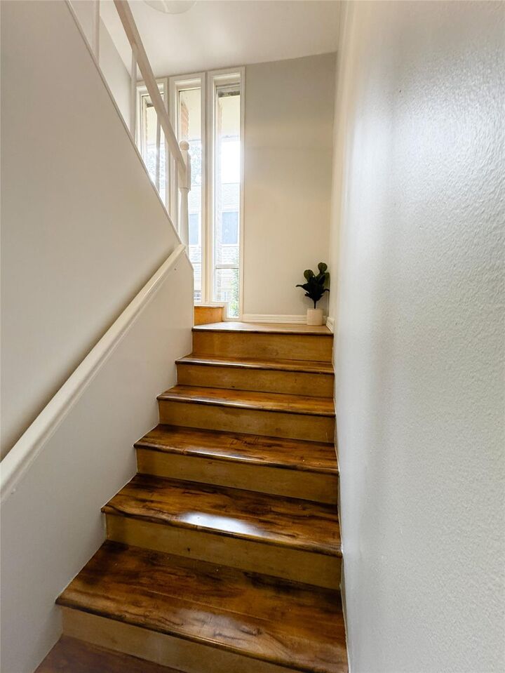 Property Photo: 637 S Ripple Creek Drive 637 TX 77057