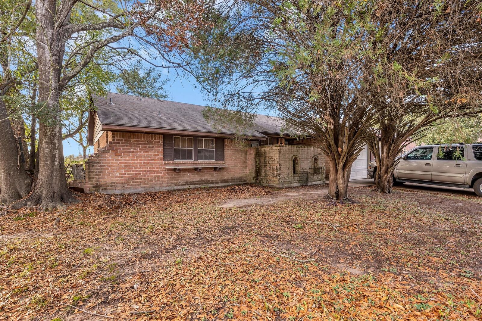 Property Photo:  4903 Connorvale Road  TX 77039 