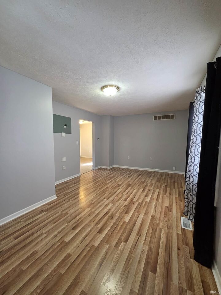 Property Photo: 1299 N Parklane Drive IN 47601