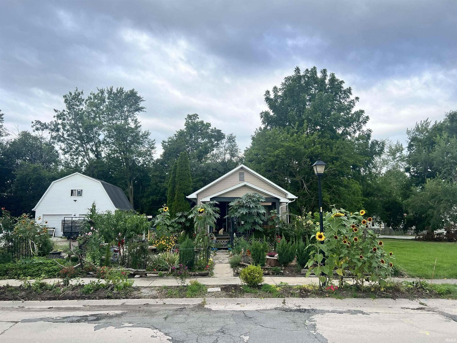 Property Photo: 6810 E Elzey Street IN 46809