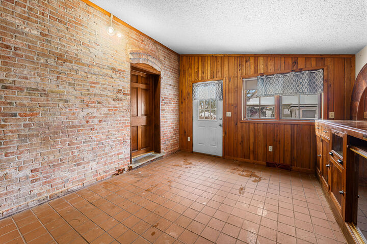 Property Photo:  414 Lynn St  WI 53032 