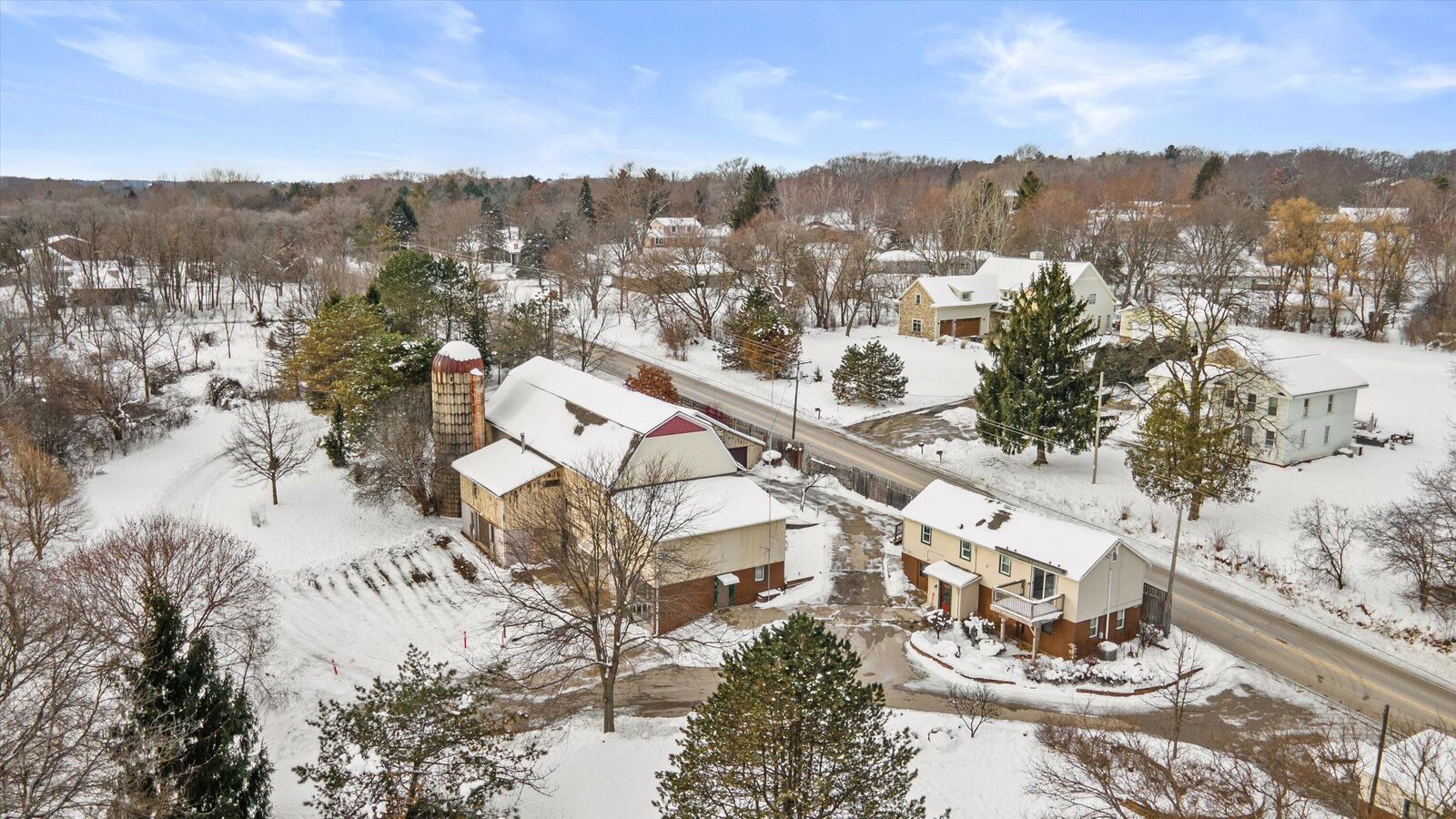 Property Photo: S30w29839 Sunset Dr WI 53189