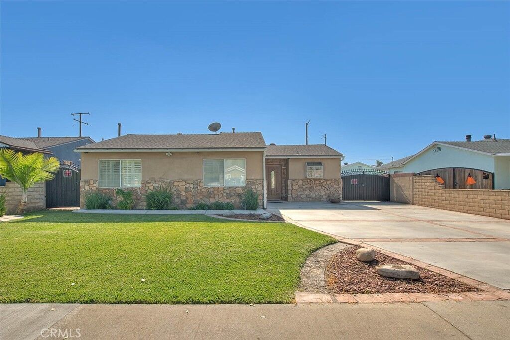 Property Photo:  236 E Mason  CA 91702 