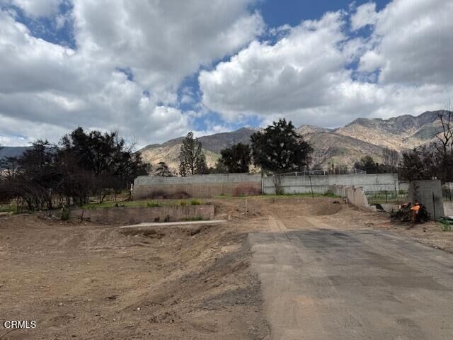 Property Photo:  563 E Las Flores Drive  CA 91001 