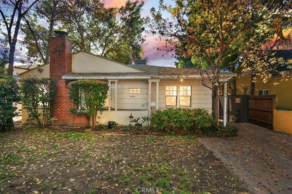 Property Photo: 14248 Friar St CA 91401