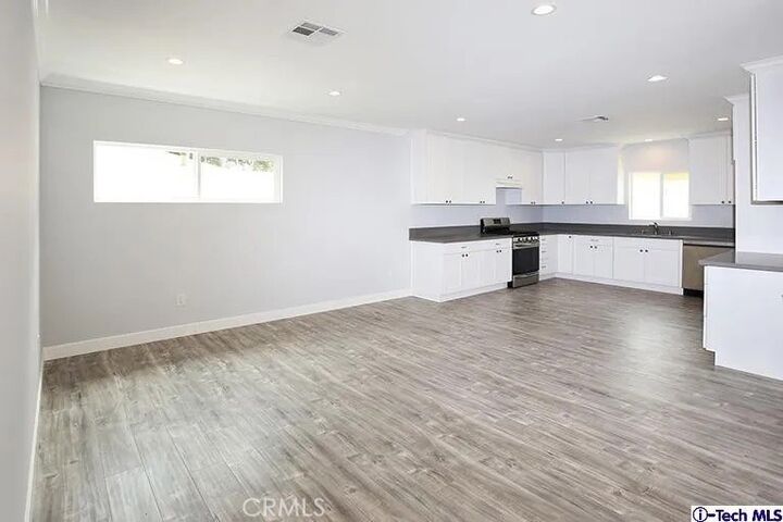 Property Photo:  7435 Collett Avenue  CA 91406 