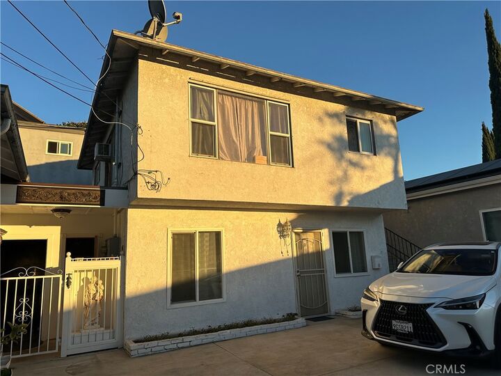 Property Photo: 352 W Chevy Chase CA 91204