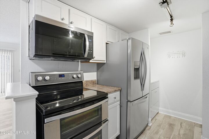 Property Photo: 3737 Loretto Road 104 FL 32223