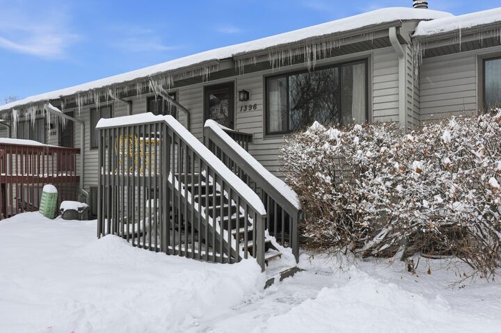 Property Photo:  1396 Arden View Drive  MN 55112 