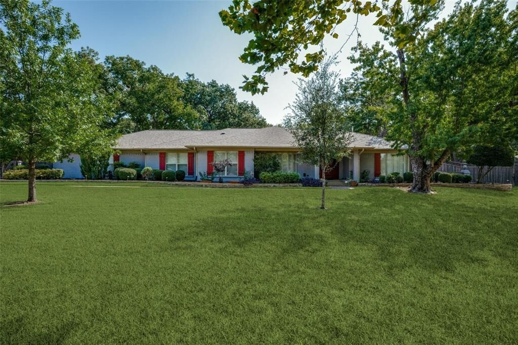 Property Photo:  3111 Montecito Drive  TX 76205 