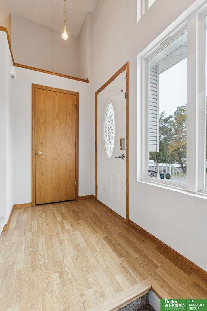 Property Photo: 1311 17th Avenue NE 68048