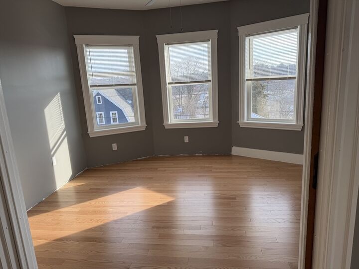 Property Photo: 29 Boardman St 2 MA 01606