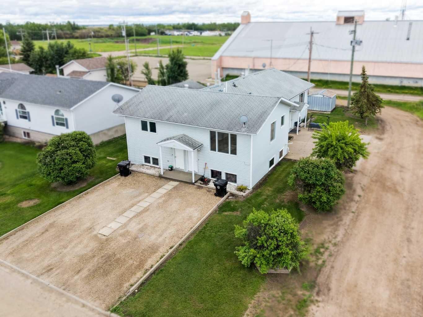 Property Photo: 1 3 Avenue SE All AB T0H 1M0