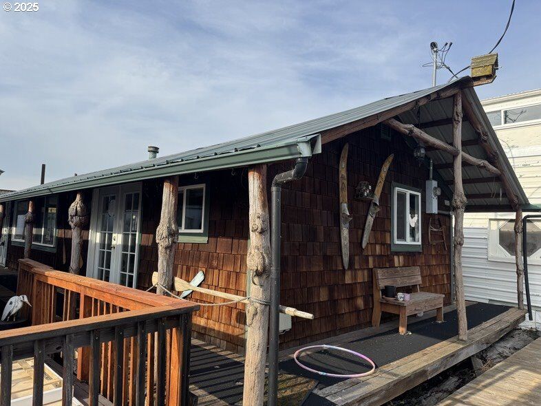 Property Photo: 2901 NE Marine Dr. A19 OR 97211