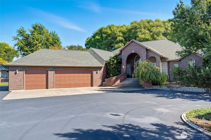 Property Photo:  1629  Wheatcrest Road  WA 99362 