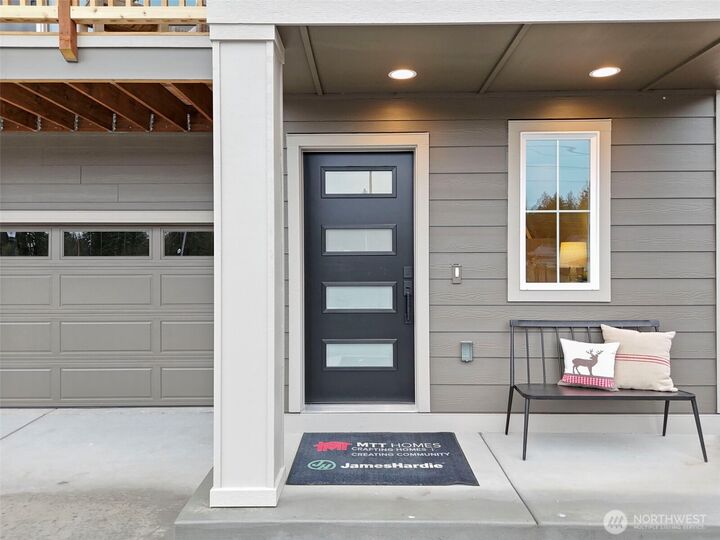 Property Photo: 18528 SE 271st Place WA 98042