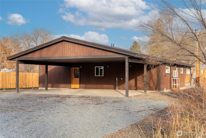 Property Photo:  1110  Riverside Avenue  WA 98856 