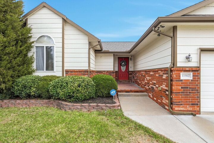 Property Photo: 11902 W Grant Ct KS 67209