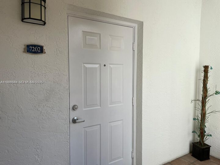 Property Photo: 3105 NE 184th St 7202 FL 33160