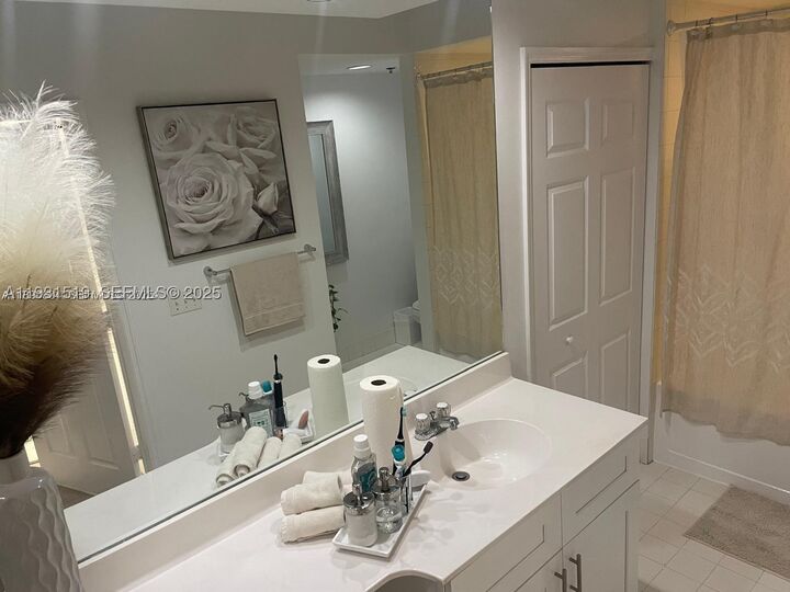 Property Photo: 3105 NE 184th St 7202 FL 33160