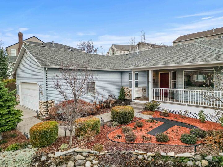 Property Photo: 8915 E Parkside Ln WA 99217