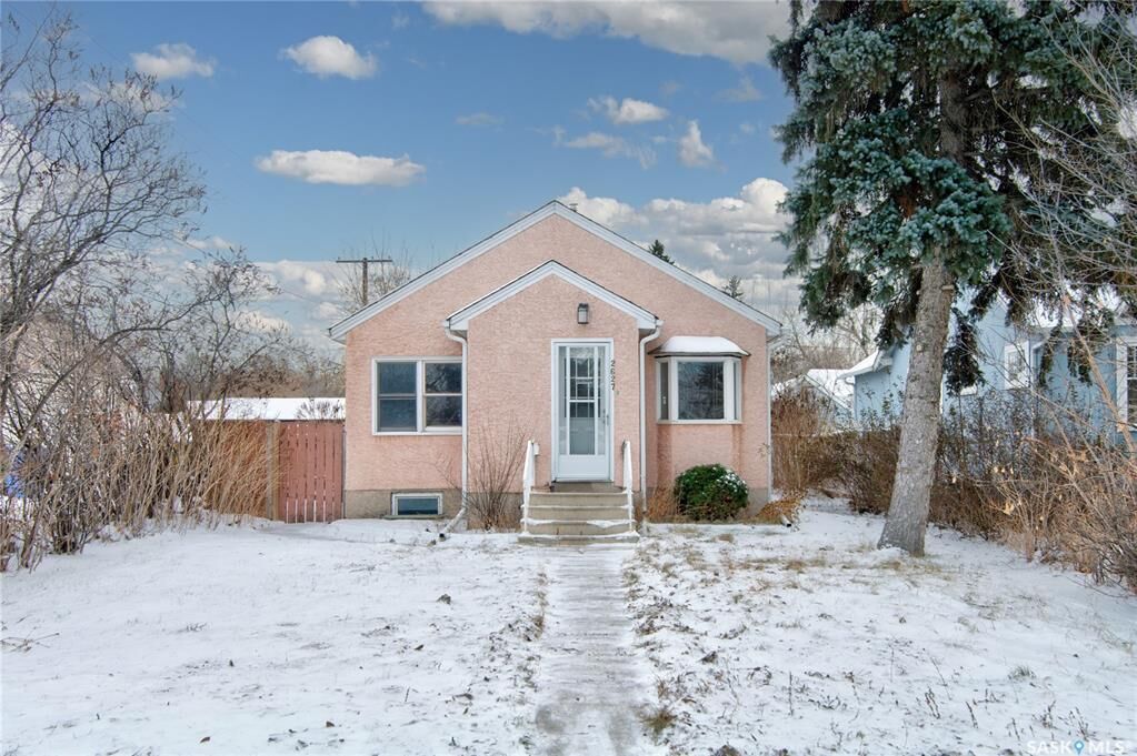Property Photo:  2627 Atkinson Street  SK S4N 3Y1 