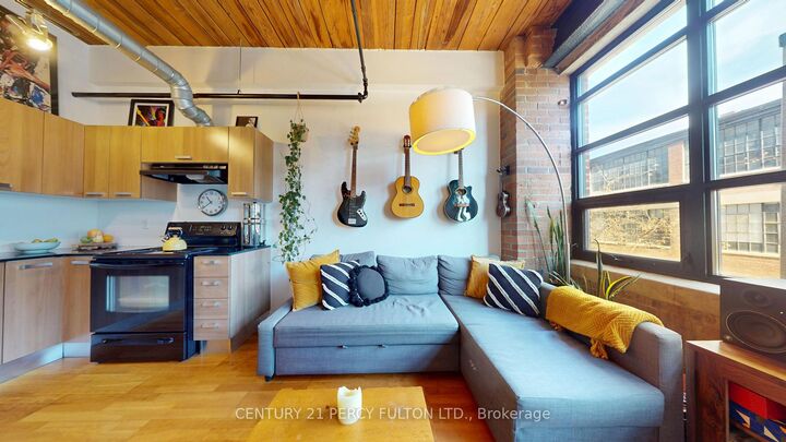 Property Photo:  43 Hanna Avenue 217  ON M6K 1X1 