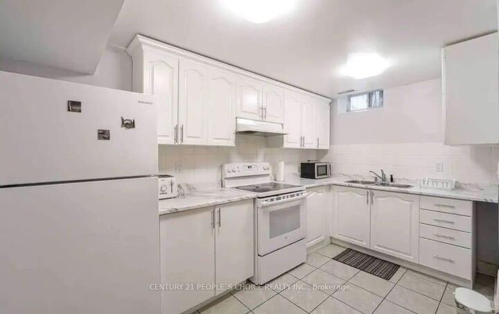 Property Photo:  57 Aldersgate Drive Bsmt  ON L7A 3Z9 