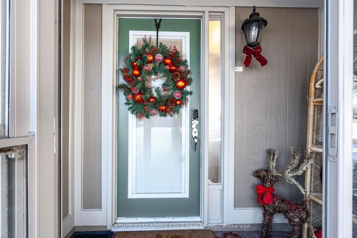 Property Photo:  9 Davy Point Circle 9  ON L4P 3H2 