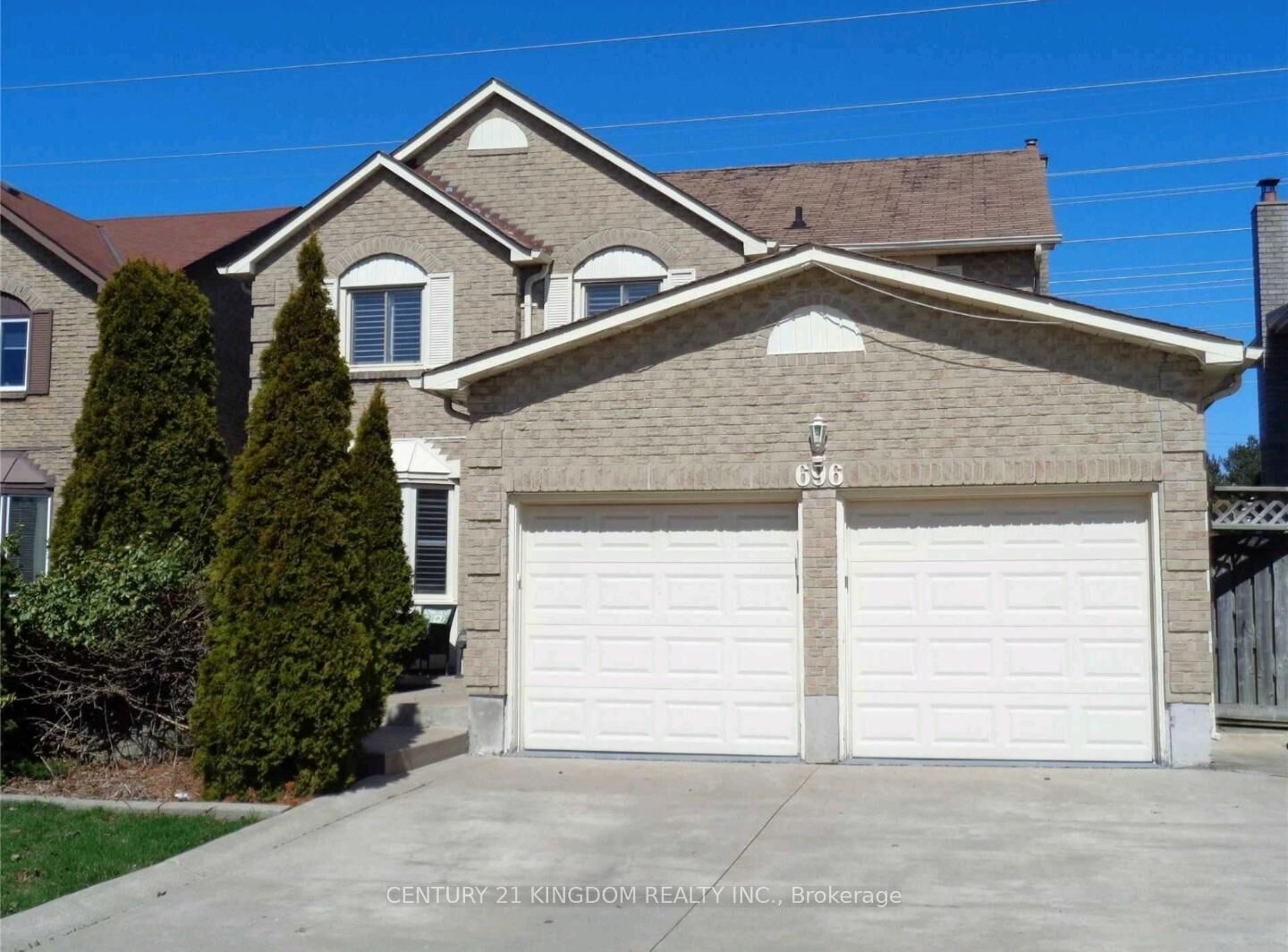 Property Photo:  696 Amaretto Avenue Main  ON L1X 1L6 