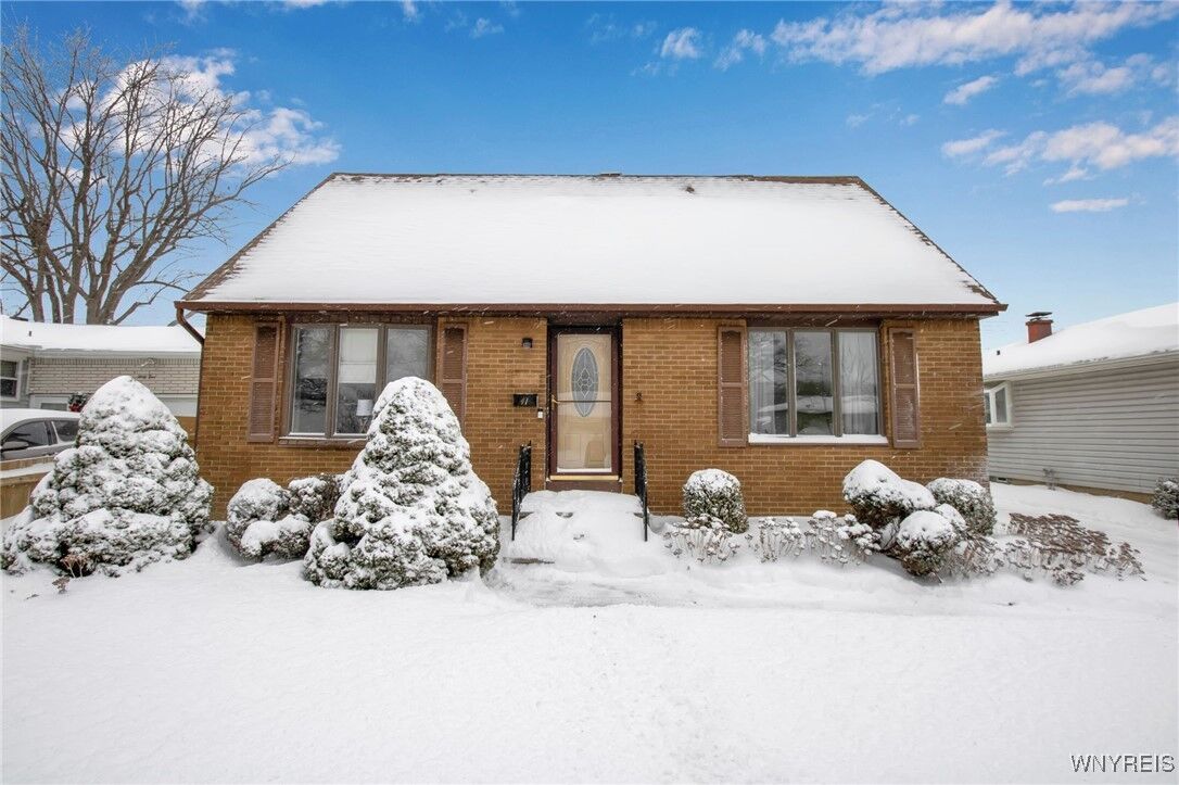 Property Photo:  41 Dartwood Drive  NY 14227 