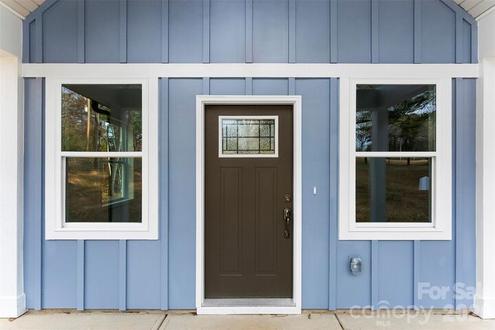 Property Photo:  2404 Eleanor Drive  NC 28150 