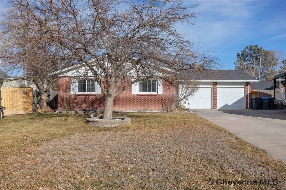 Property Photo:  5245 Hickory Pl  WY 82009 