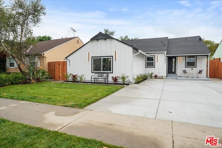 Property Photo:  5815 Saloma Ave  CA 91411 