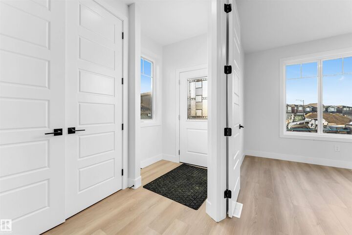 Property Photo:  22932 80 Avenue NW  AB T5T 7Y1 