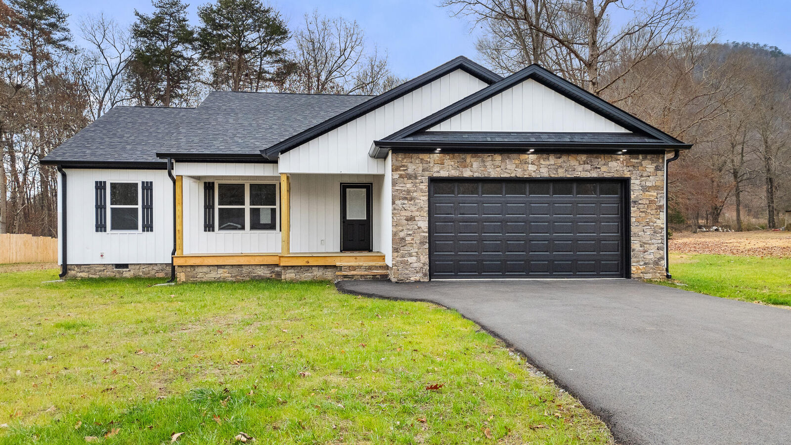 Property Photo:  402 Old State Highway 8  TN 37327 