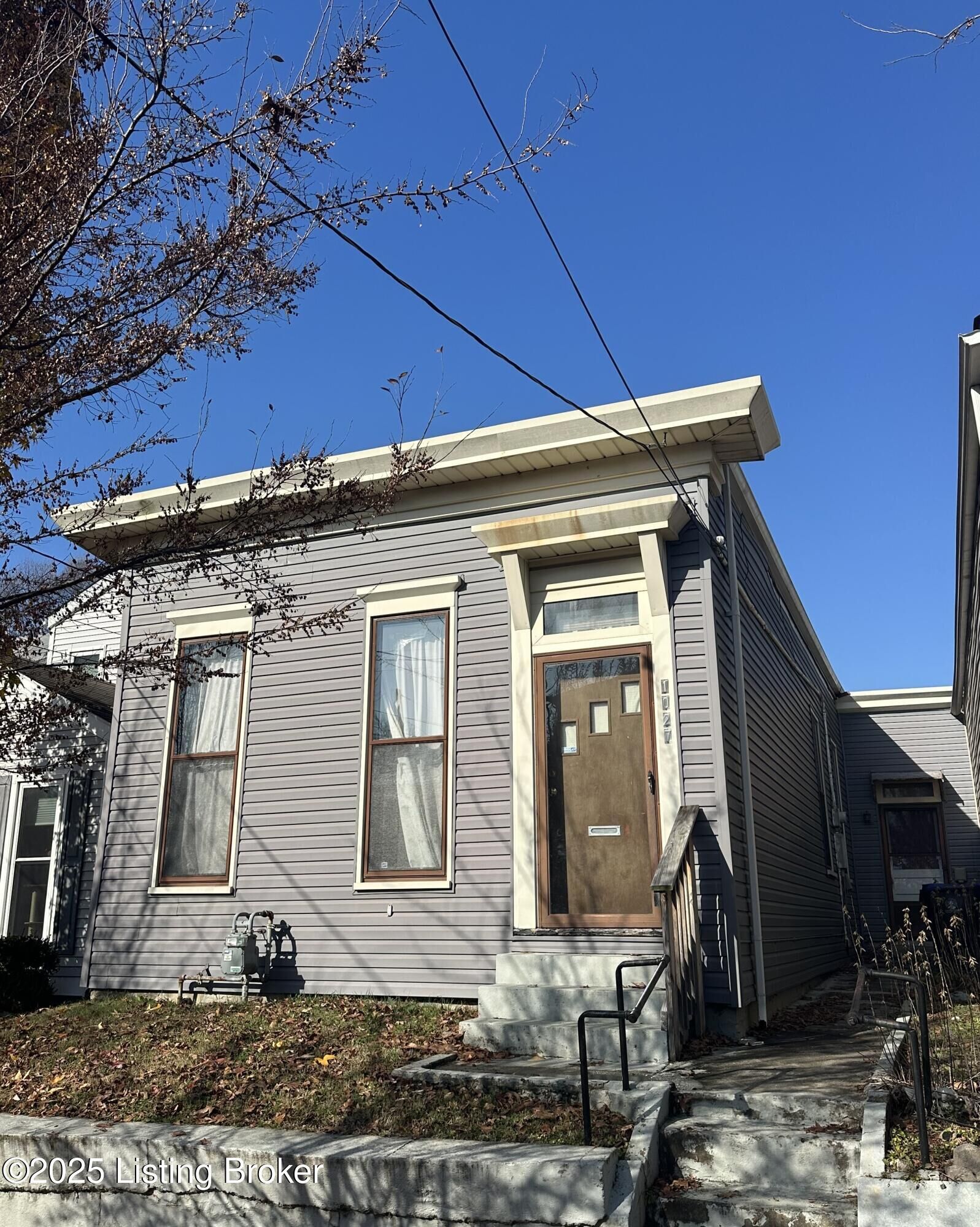 Property Photo:  1027 Lampton St  KY 40204 