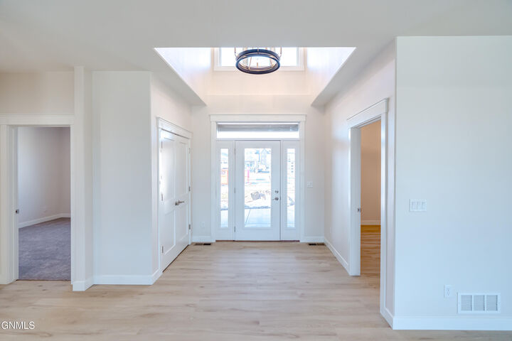 Property Photo: 3005 Peach Tree Drive ND 58504