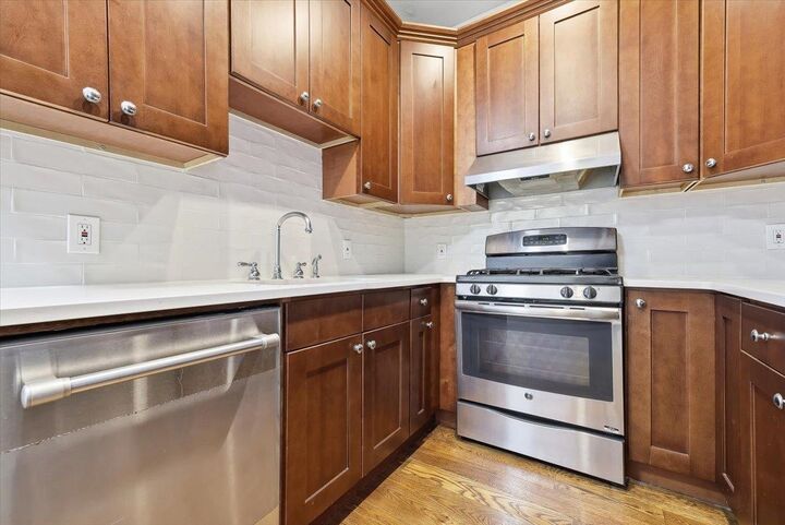 Property Photo: 202 Bowers St 3 NJ 07307-3660