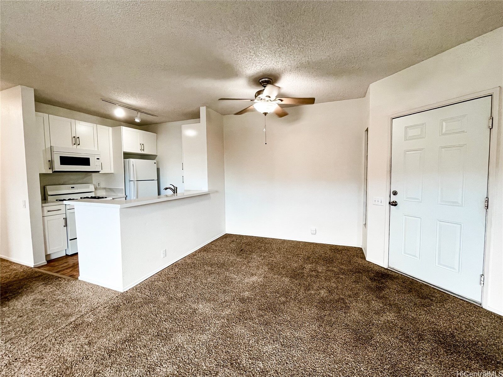 Property Photo:  91-289 Hanapouli Circle 5I  HI 96706 